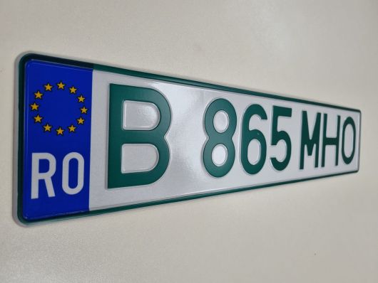 Tánczos Barna: mașinile electrice vor primi numere de înmatriculare cu litere și cifre de culoare verde Tánczos Barna: mașinile electrice vor primi numere de înmatriculare cu litere și cifre de culoare verde